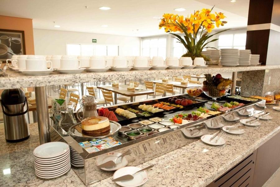 Serras Hotel Cuiabá Buitenkant foto